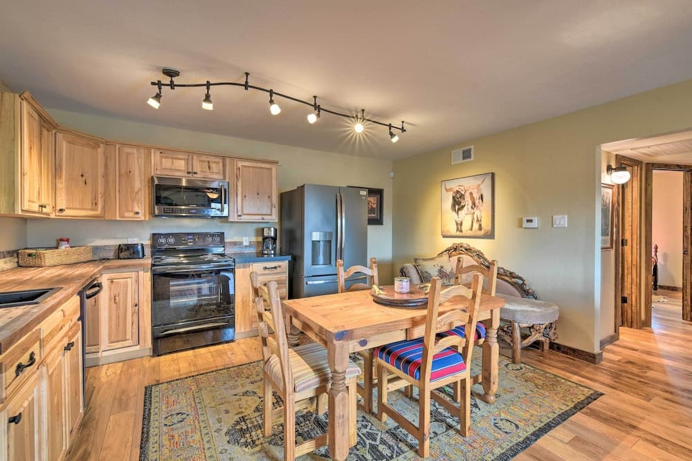 Fort Worth Apt < 5 Mi to Downtown!