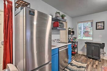 Rustic Mccall Cabin w/ Private Hot Tub & Deck!