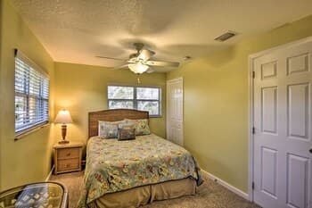 Sunshine State Escape w/ Bikes, Walk to Beach