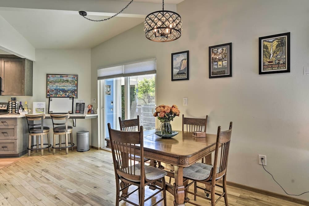 Waterfront Troutdale Hideaway: Sandy River Fishing