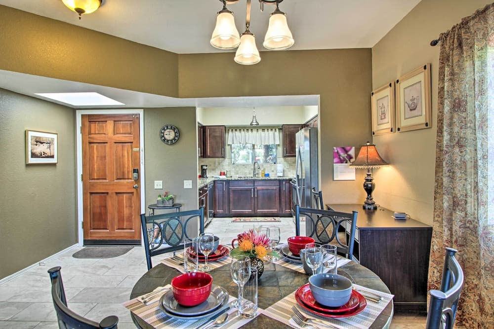 Relaxing Green Valley Townhome ~ 30 Mi to Tucson!