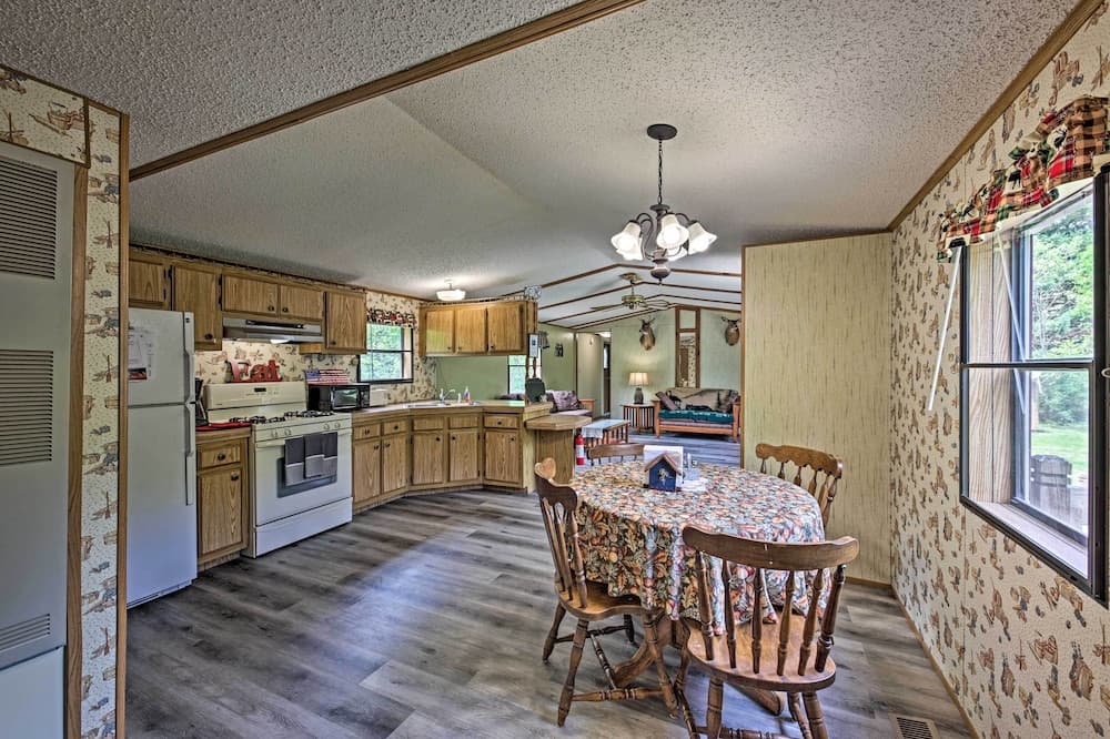 Secluded Woodsy Cabin: Hike, Fish, Hunt + Atv!