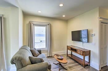 Apt w/ Shared Patio, Walk to Lake Michigan!