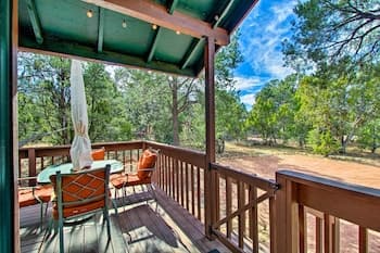 Bright Heber-overgaard Cabin: Fire Pit & Deck