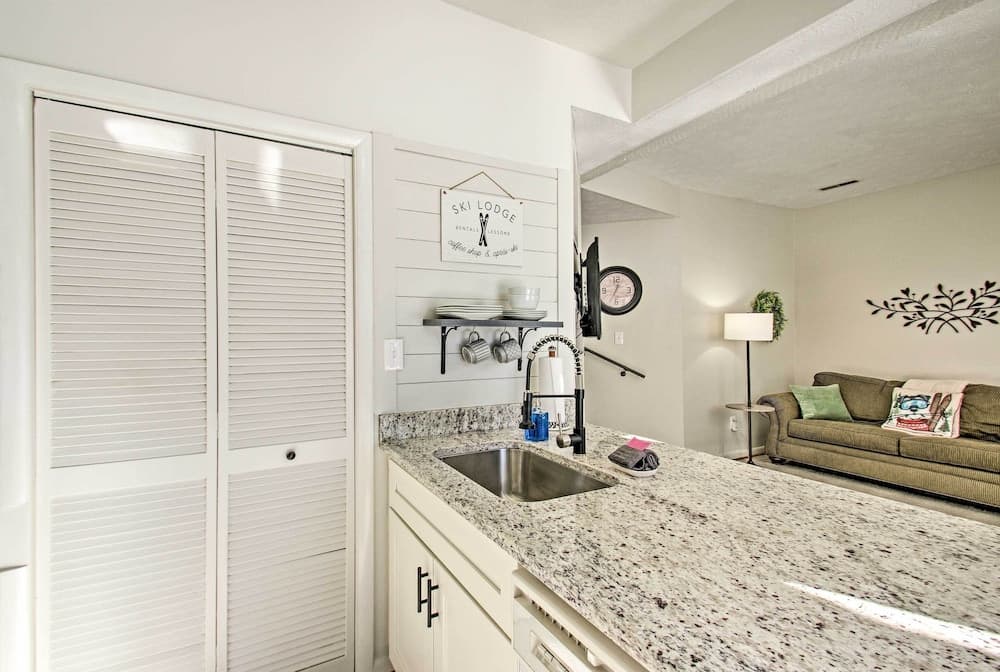 Wintergreen Resort Escape ~ Walk to Ski Lift!