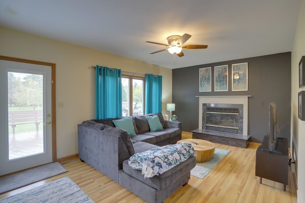 Coloma Escape w/ Fire Pit < 1 Mi to Lake!