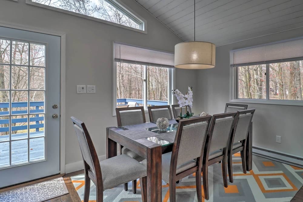 Emerald Lakes Home Near Kalahari & Camelback!