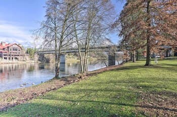 Quigley's River Pass Cottage w/ Private Deck!