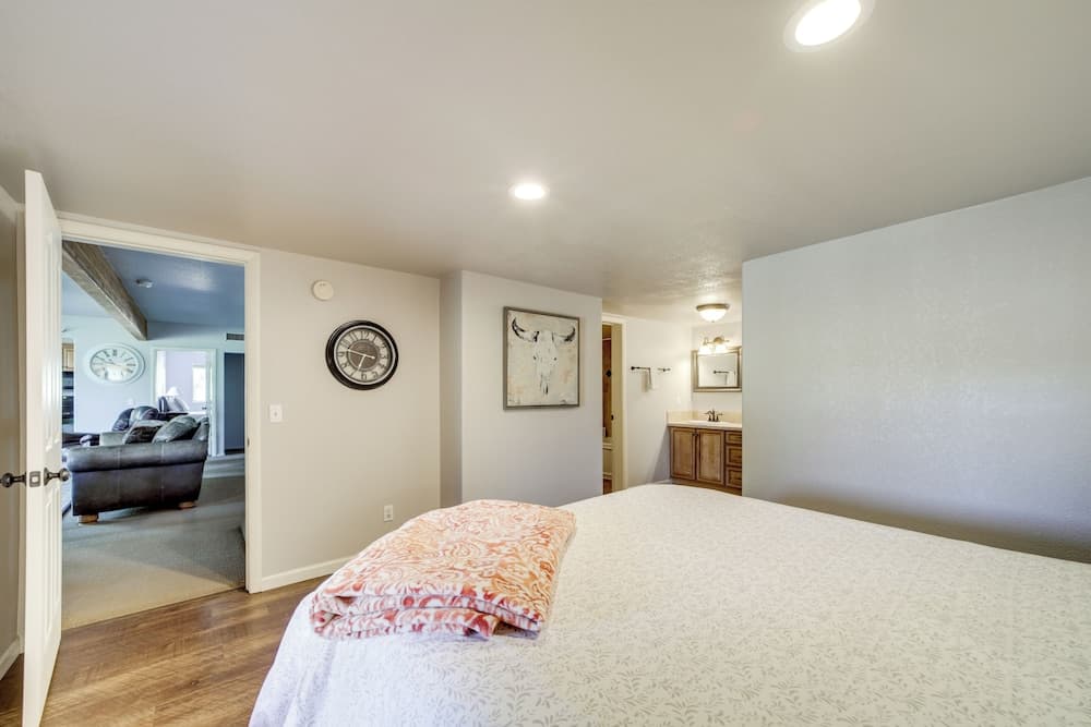 Sauna, Deck & Fire Pit: 'rocking Horse Ranch'