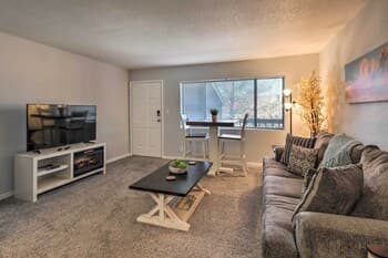 Sedona Escape: Walk to Dining, 7 Mi to Uptown!