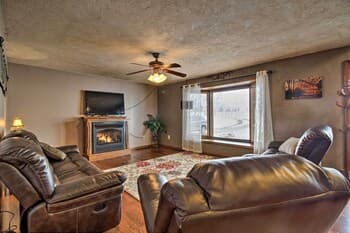 Tranquil Family Home w/ Yard, 14 Mi to Springfield