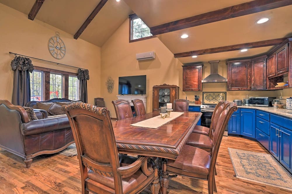 Tudor-style Broken Bow Cottage w/ Hot Tub & Decks!