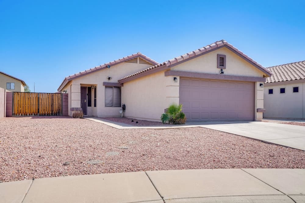 4 Mi to State Farm Stadium: Avondale Home w/ Patio