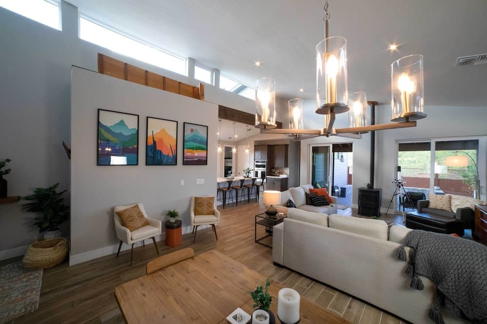 Modern Flagstaff Escape w/ Grill, 3 Mi to Downtown