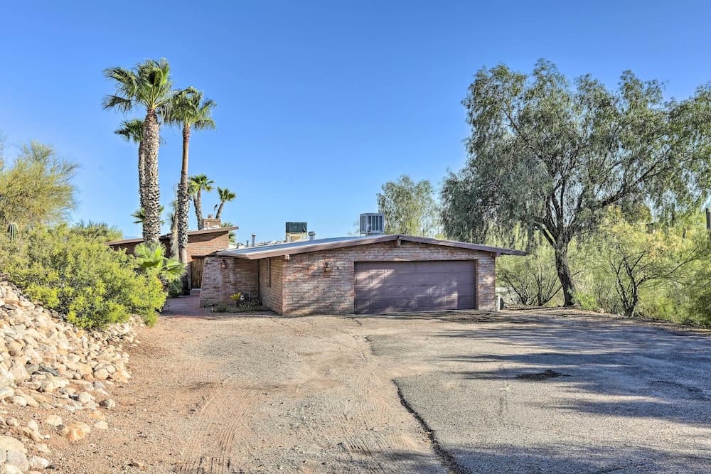 Tucson Oasis 'La Casa de las Palmas' w/ Pool!