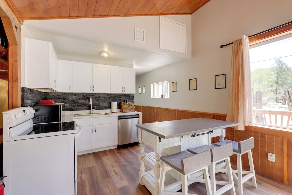 < 5 Mi to Ghost Town: Mtn-view Crown King Retreat