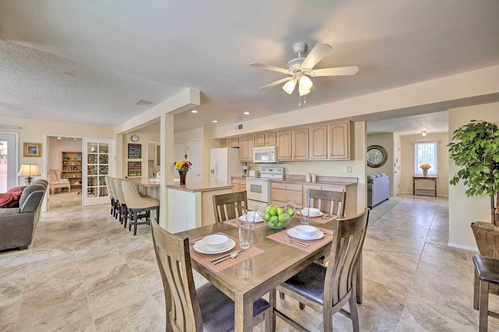 Quiet Sun City Home w/ Grill - Golf & Hike Nearby!