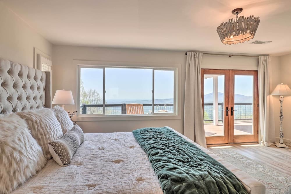 Ski & Unwind Fireside: Highlands Gem w/ Game Room!