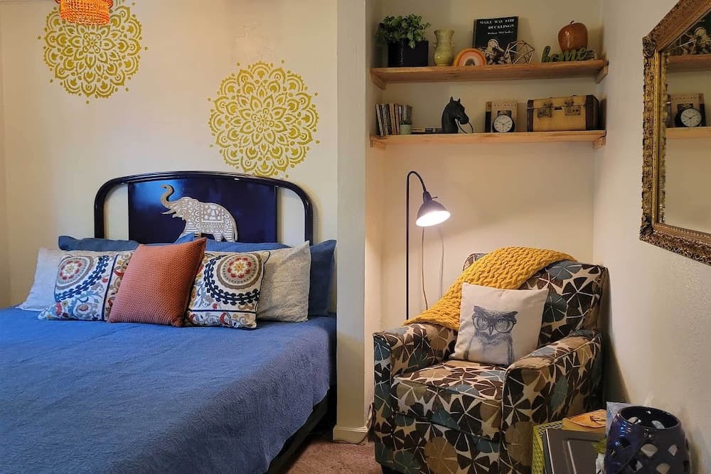 Quaint & Cozy Cottage: 3 Mi to Palisade Wineries!