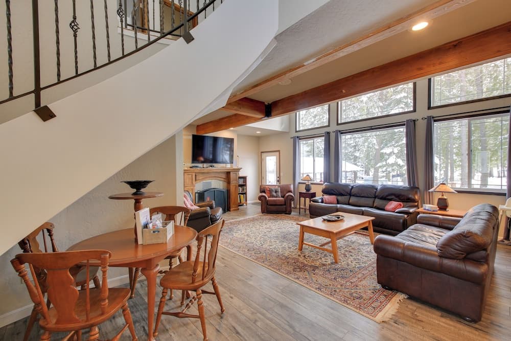 Expansive Group Lake House w/ Private Hot Tub!