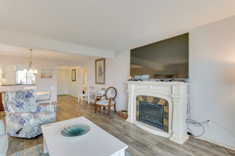 Swim & Relax: St Helena Island Gem w/ Deck!