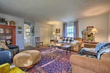 Homey Horse Farm Hideaway ~ 6 Mi to KY Horse Park!