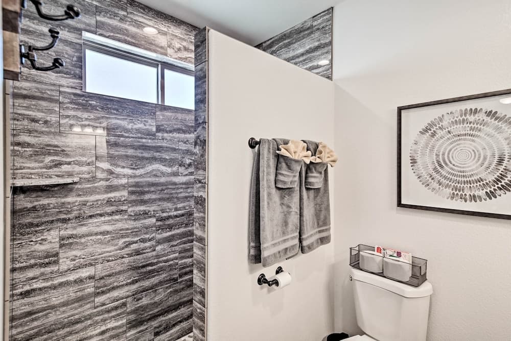 Luxe Home w/ OHV Access, 5 Mi to Lake Mohave!