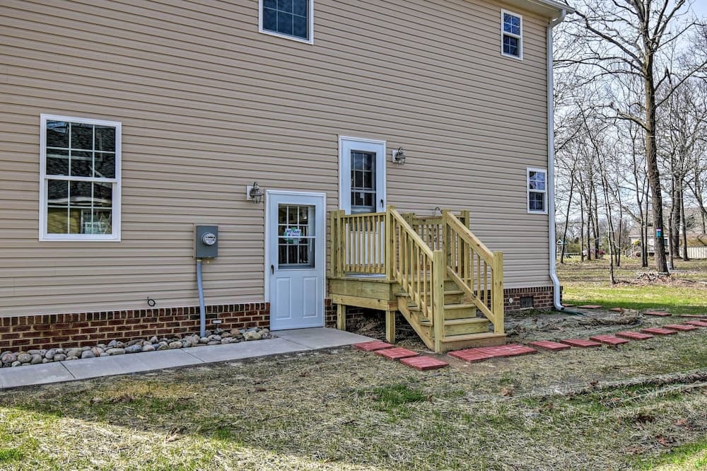 Spacious Home < 1 Mi to Kiptopeke State Park!