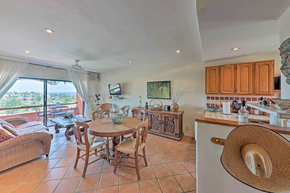 Cabo Condo w/ Balcony, Ocean Views & Resort Perks!