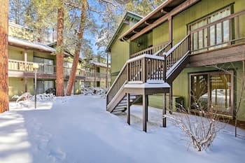Updated Condo Next to Pinetop Lakes Country Club!