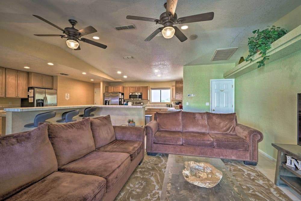 Family-friendly Lake Havasu Getaway w/ Deck & Pool