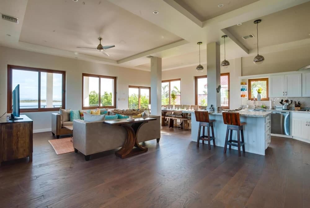 Villa Laguna Gecko in Belize City