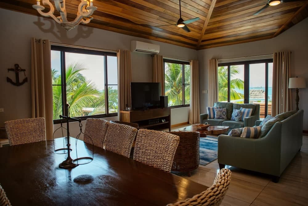 Villa Island Time Gecko