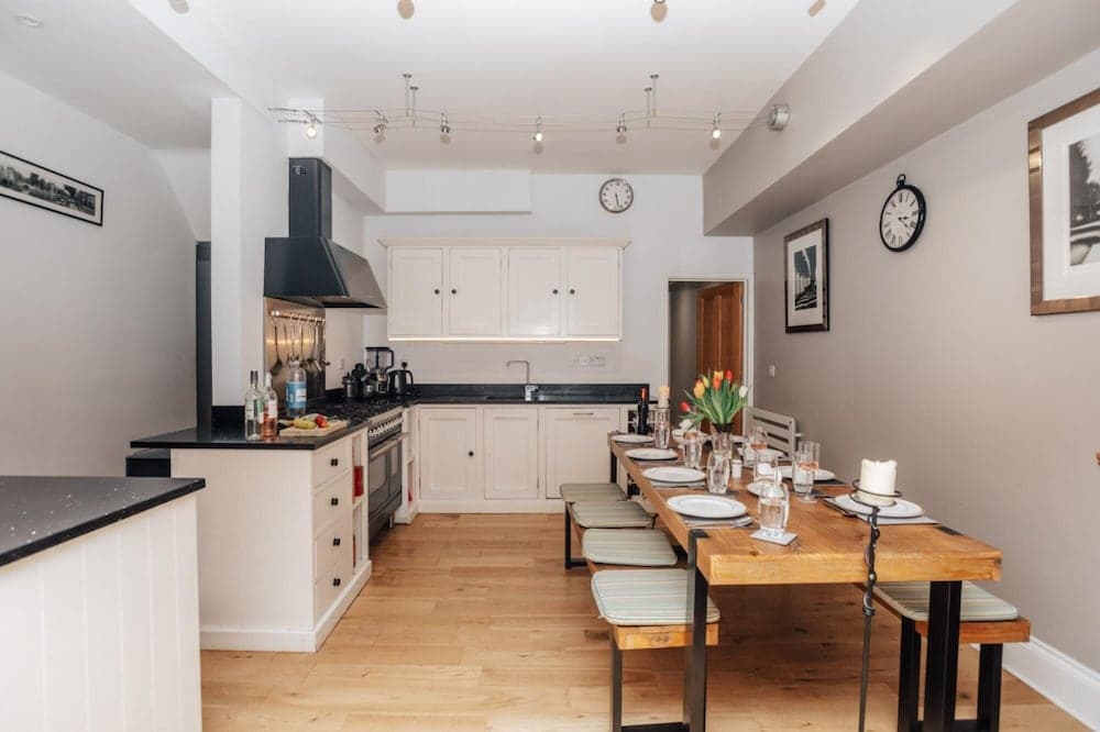 Henley Gardens - From 200 Per Night