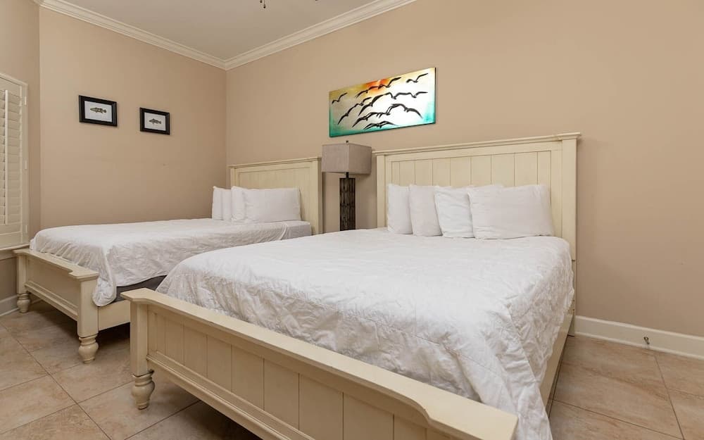 Phoenix West Ii 302 3 Bedroom Condo by Redawning