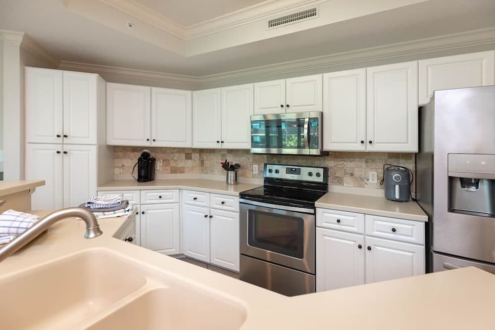 Phoenix On The Bay 1414 2 Bedroom Condo by Redawning