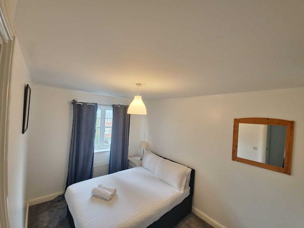 House-sleeps7-parking-garden-sportschannels