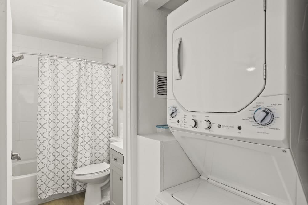 Lovely 1-bedroom condo in Biltmore