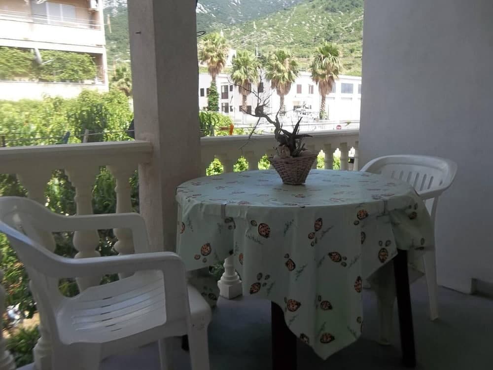 Standard 1-bed Apartment in Komiza no1