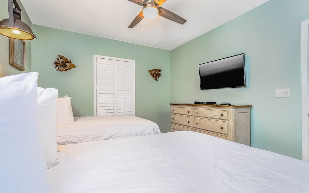 Phoenix X 1009 3 Bedroom Condo by Redawning