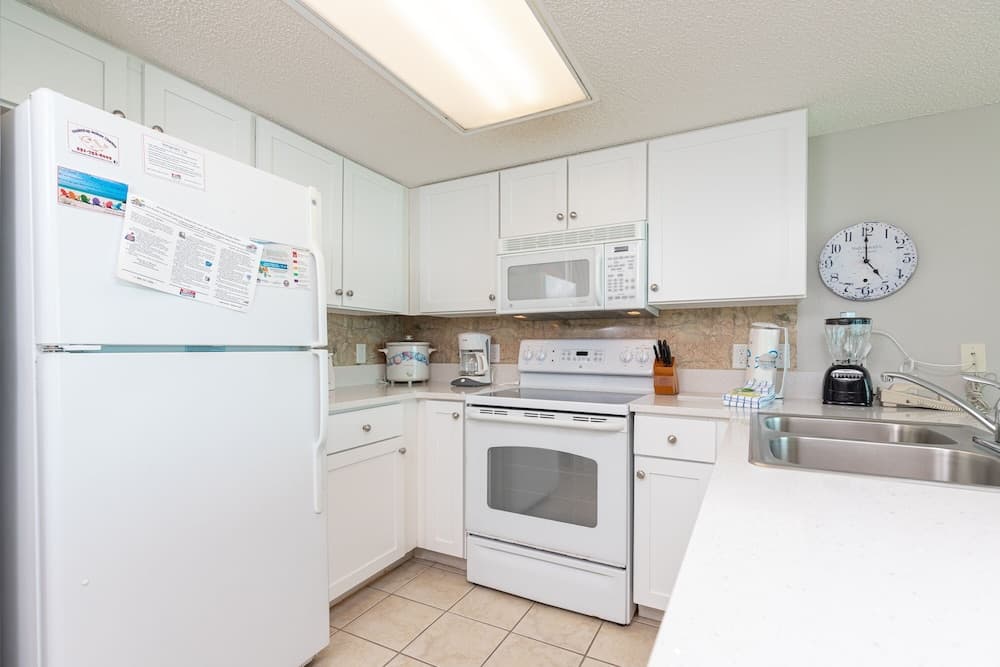 Phoenix All Suites West Hotel 1106 1 Bedroom Condo by Redawning