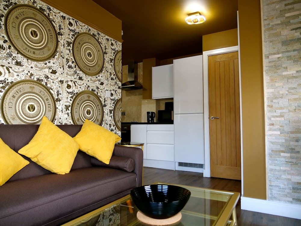 Ultra Deluxe Versace Apartment Near Sheffield