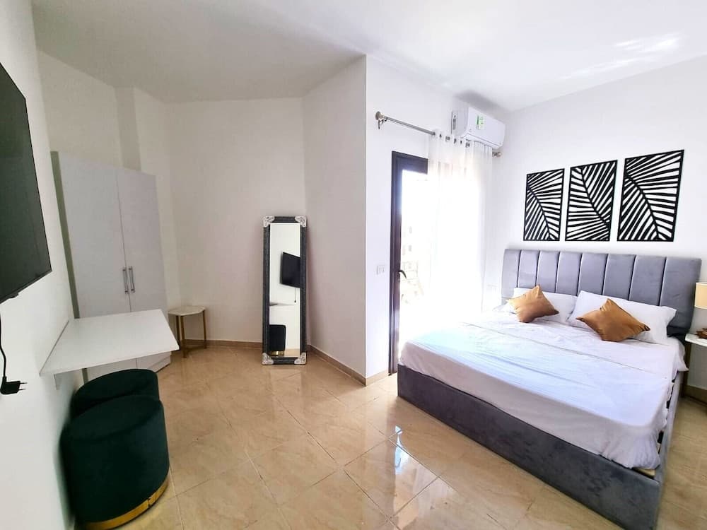 Studio With Swimming Pool Near Beach and El Gouna