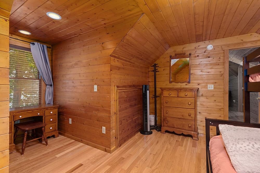 Cabin Retreat on Big Crooked Lake