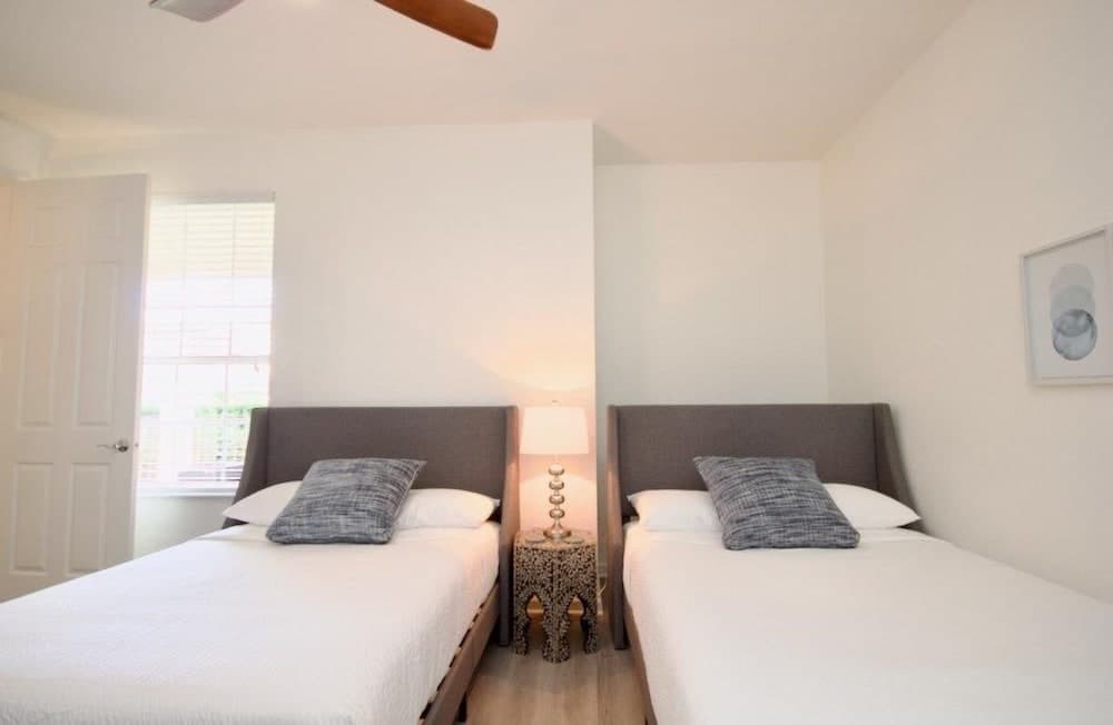 New! Vista Cay Luxury Mirage 2 Bedroom Condo by RedAwning