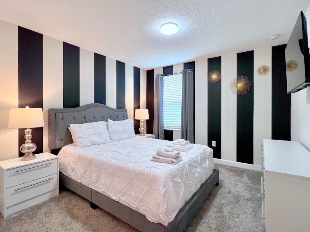 8 Bed Storey Lake Resort- Huge Bedroom for Kids 8 Home by RedAwning