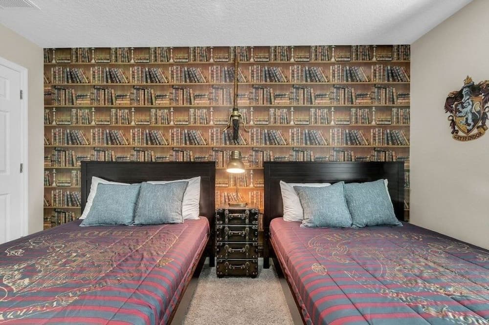 Modern 5br Solara Private Pool 5 Bedroom Townhouse