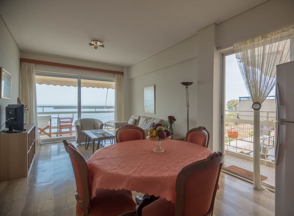 Seafront Apartment Grace