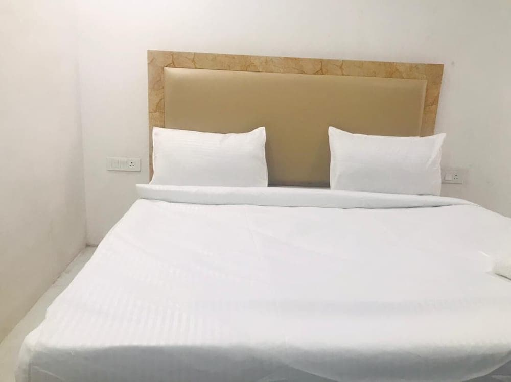 Hotel Rasso Inn Tuglakabad Extn.