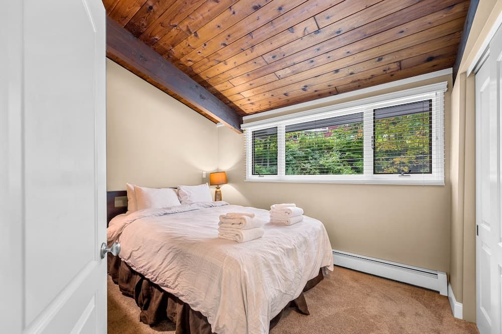 Alpine Court Chalet 4 Bedroom Home